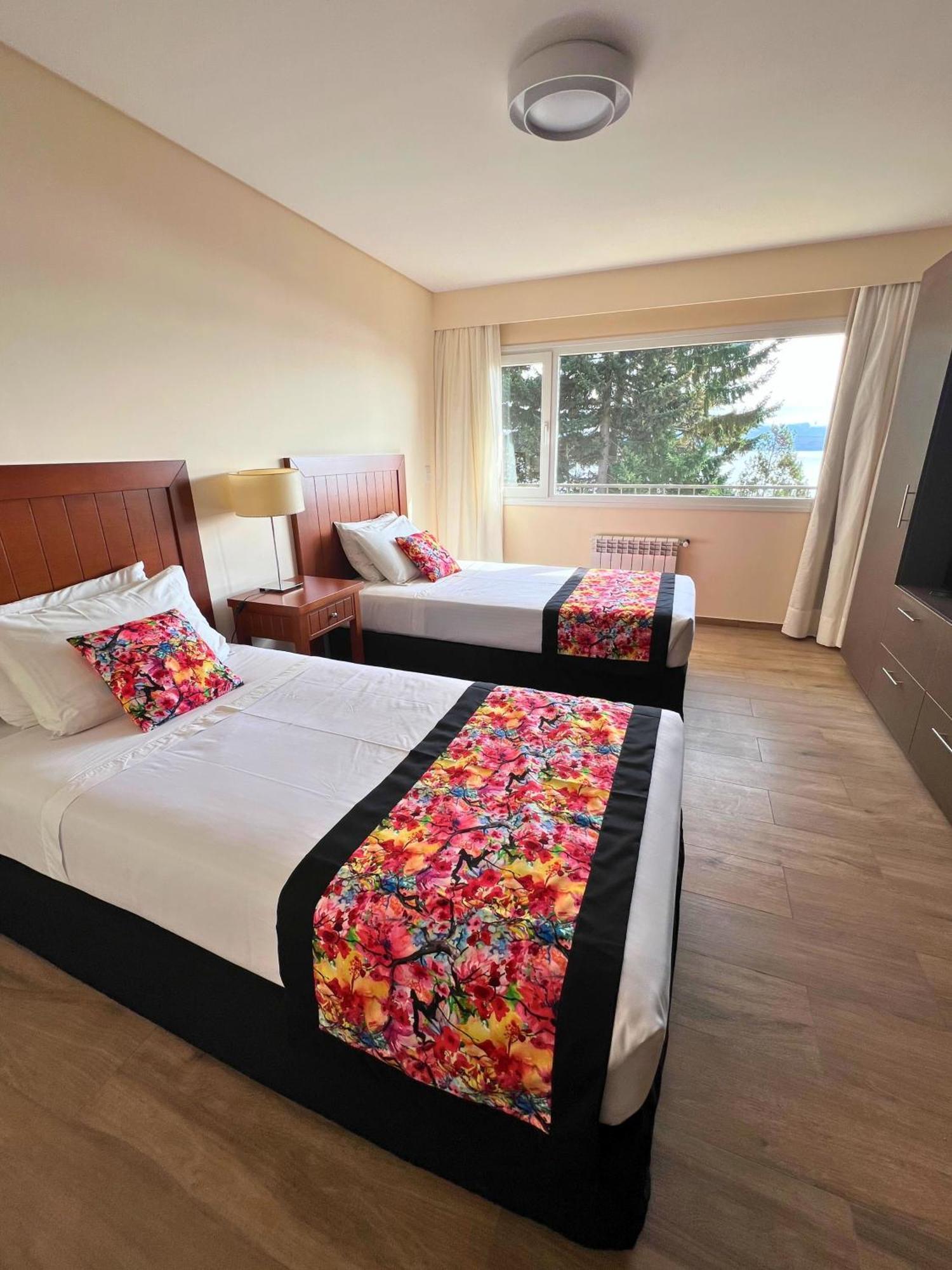 Huinid Pioneros Hotel San Carlos de Bariloche Room photo