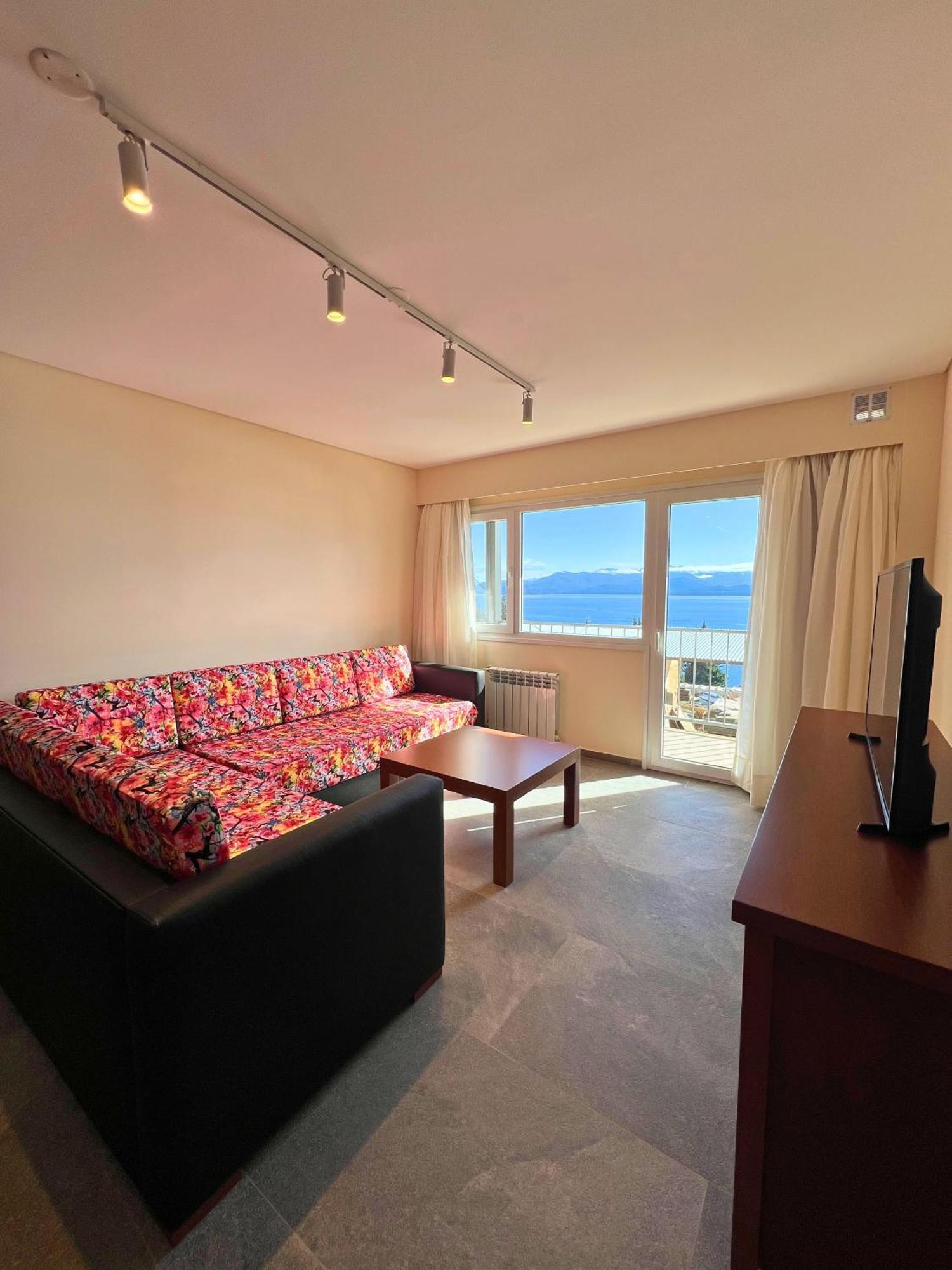 Huinid Pioneros Hotel San Carlos de Bariloche Room photo