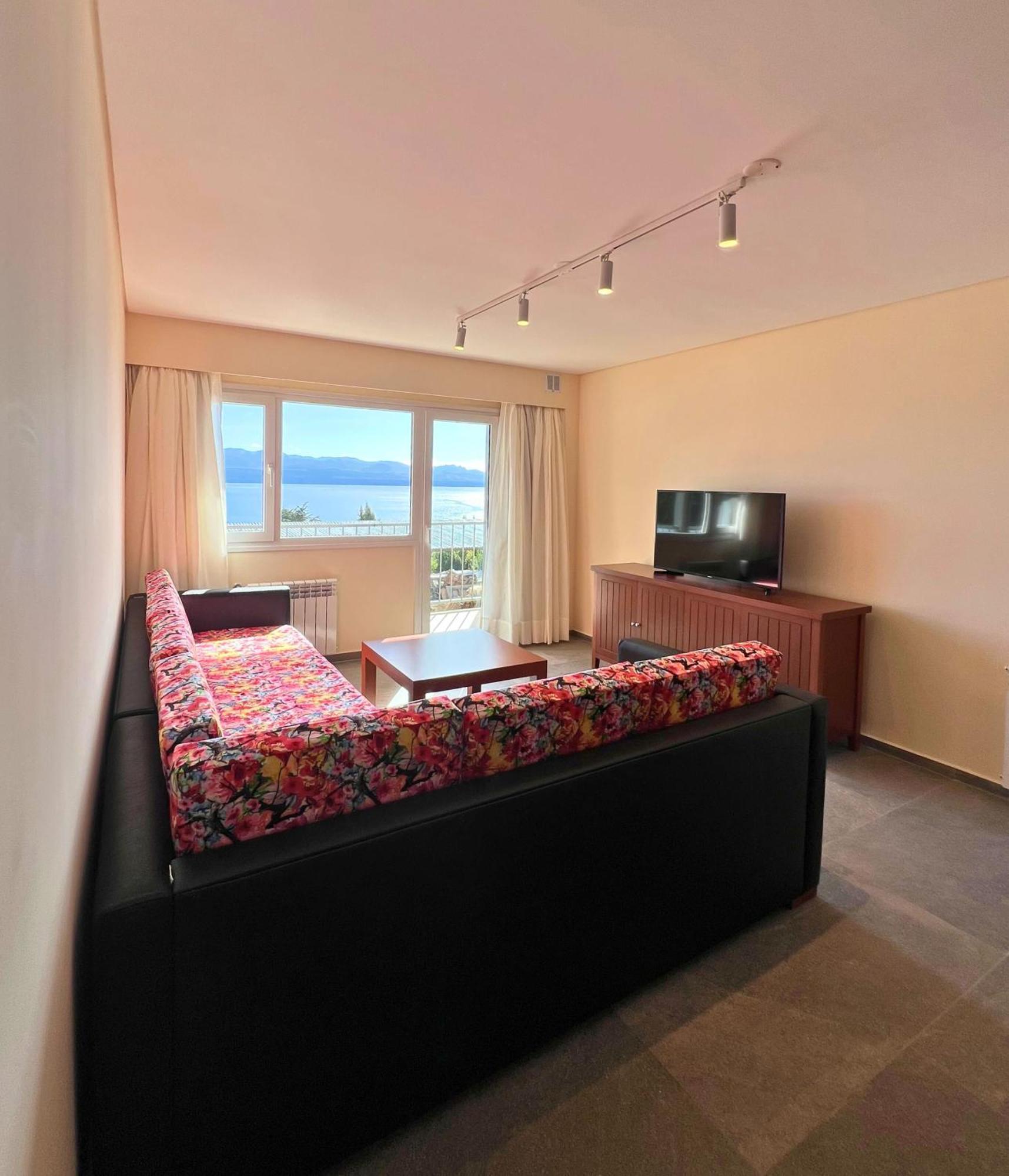 Huinid Pioneros Hotel San Carlos de Bariloche Room photo